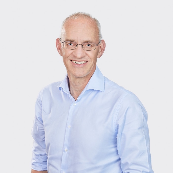Portrait von Dr. Robert Wuttke.